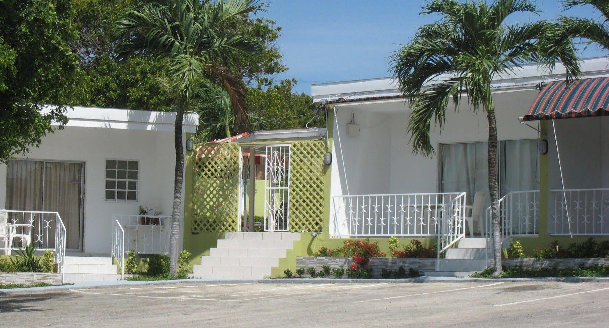 Alablanca Apartments Residents Inn Willemstad Exterior photo