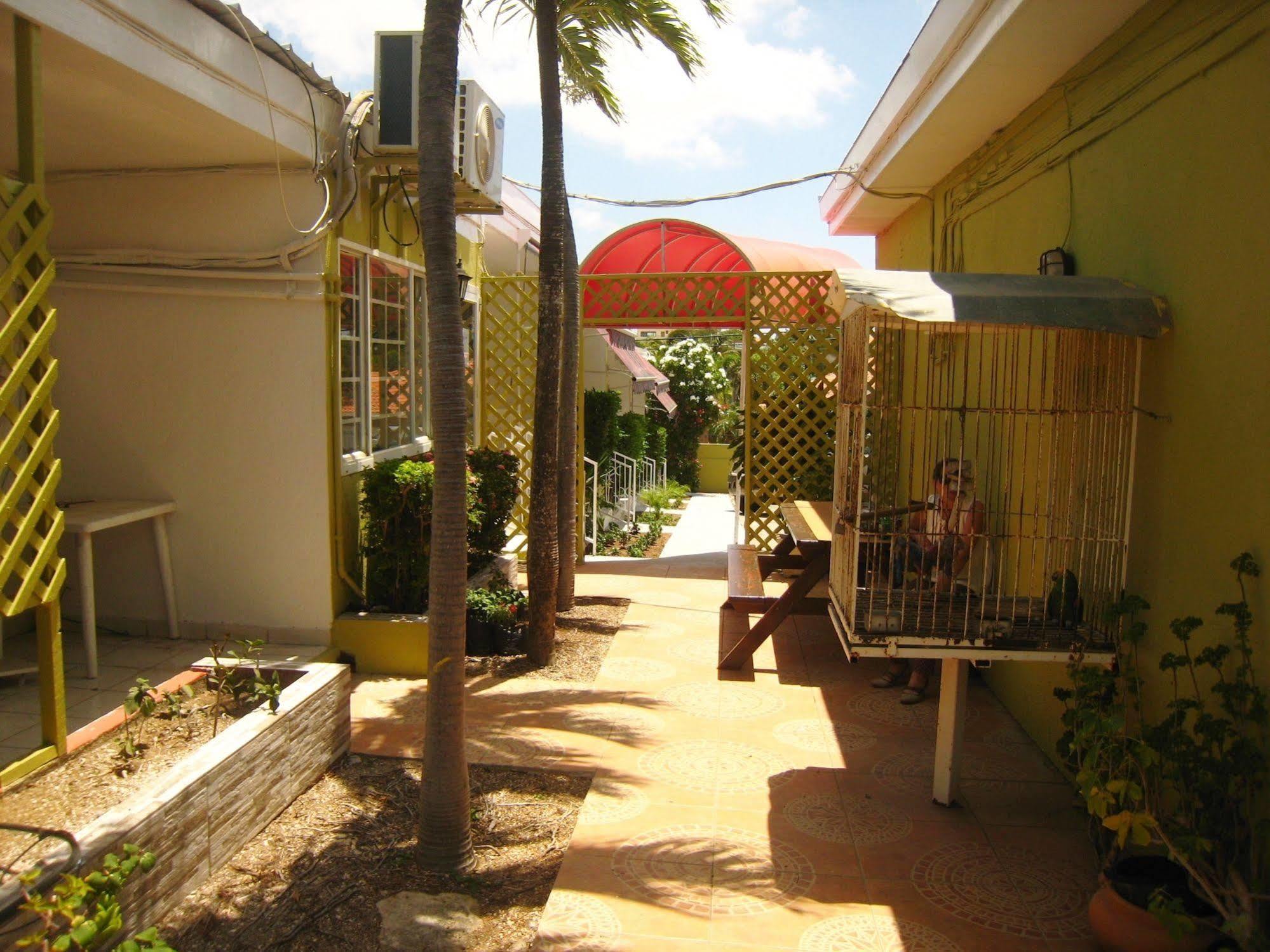 Alablanca Apartments Residents Inn Willemstad Exterior photo