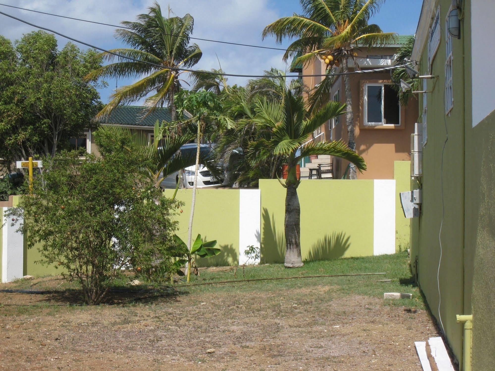 Alablanca Apartments Residents Inn Willemstad Exterior photo